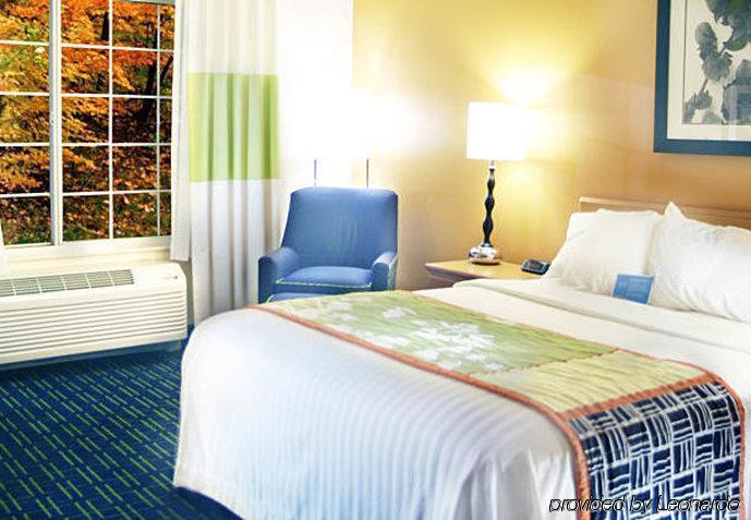 Fairfield Inn And Suites By Marriott Cincinnati Eastgate Room photo
