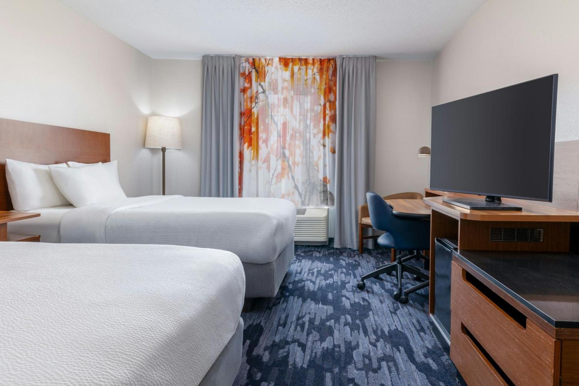 Fairfield Inn And Suites By Marriott Cincinnati Eastgate Exterior photo